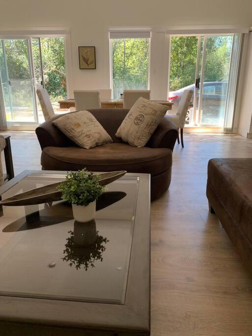 Country Home, Sleeps 6 Pets Friendly 艾伯尼港 外观 照片