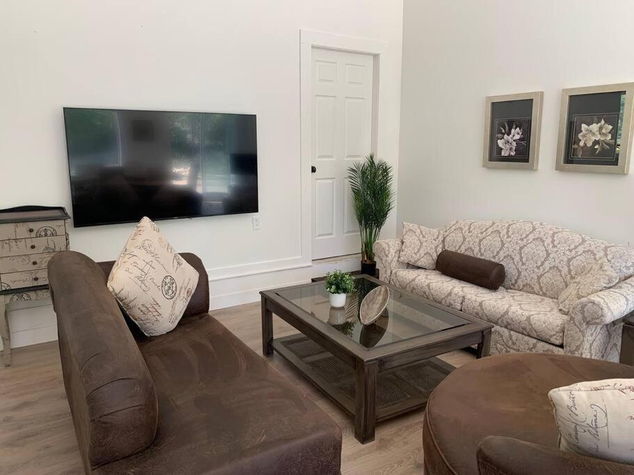 Country Home, Sleeps 6 Pets Friendly 艾伯尼港 外观 照片